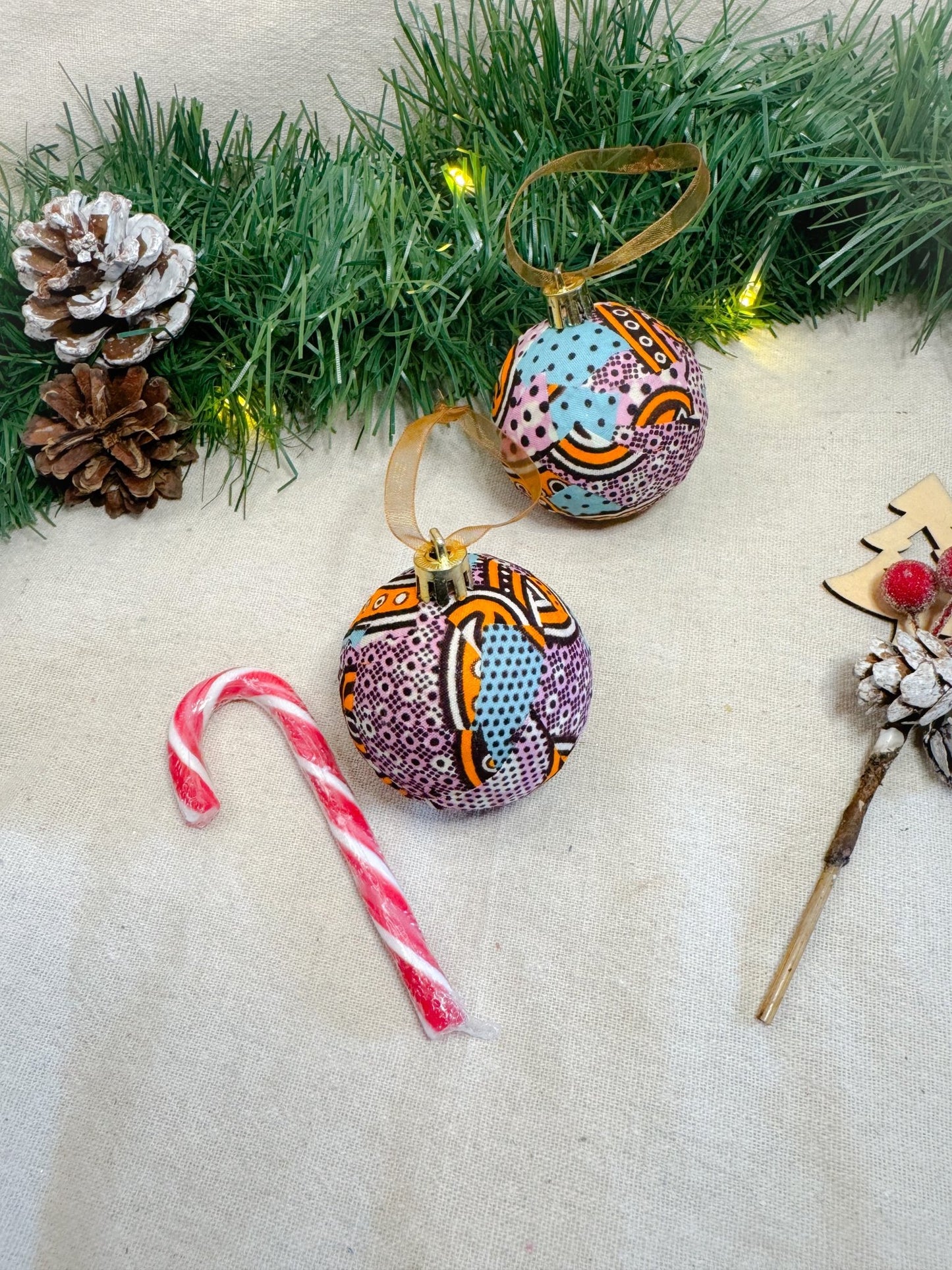 Print Christmas Baubles Pink - AmayiUK