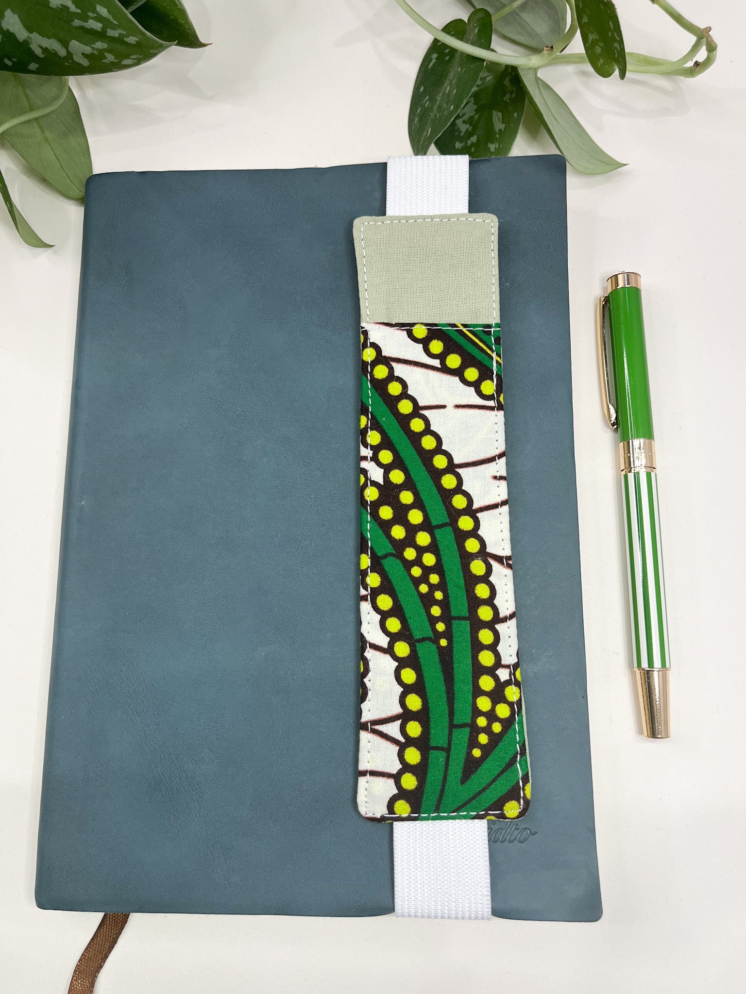 Green Notebook Pen Holder (A5 Fit) - AmayiUK